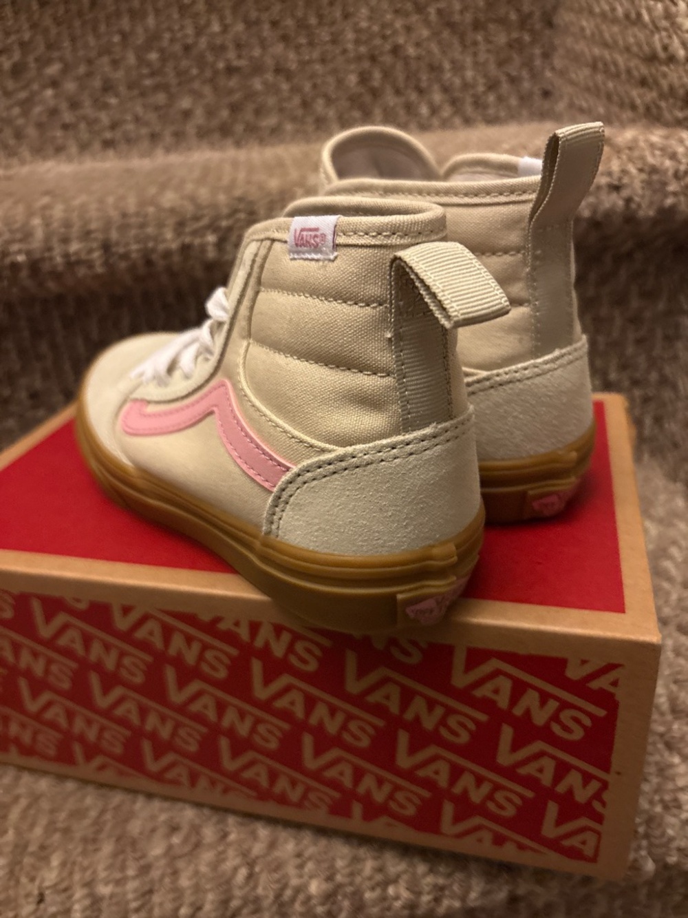 Vans - Picture 3 of 3